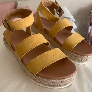 Yellow Sandals🌻